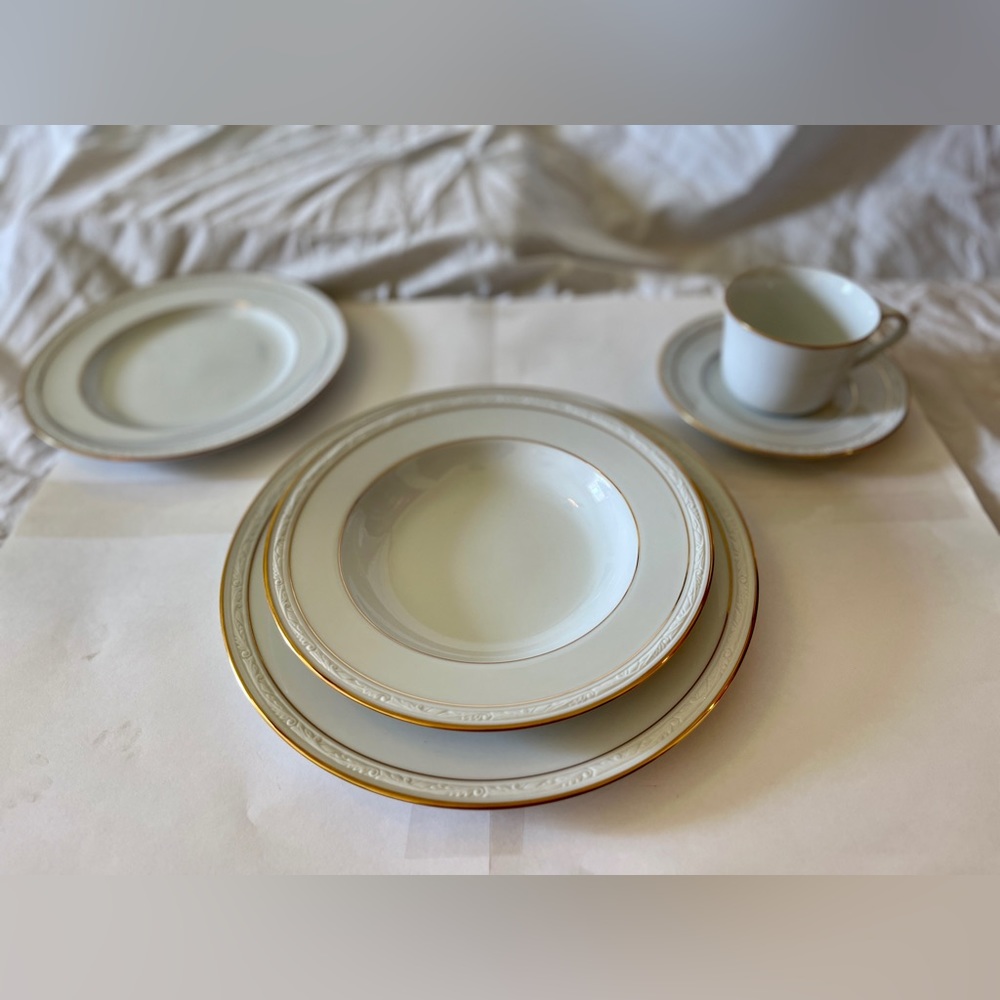 White Scapes Noritake 4061 Lockleigh China